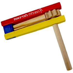 רעשן עץ צבעוני